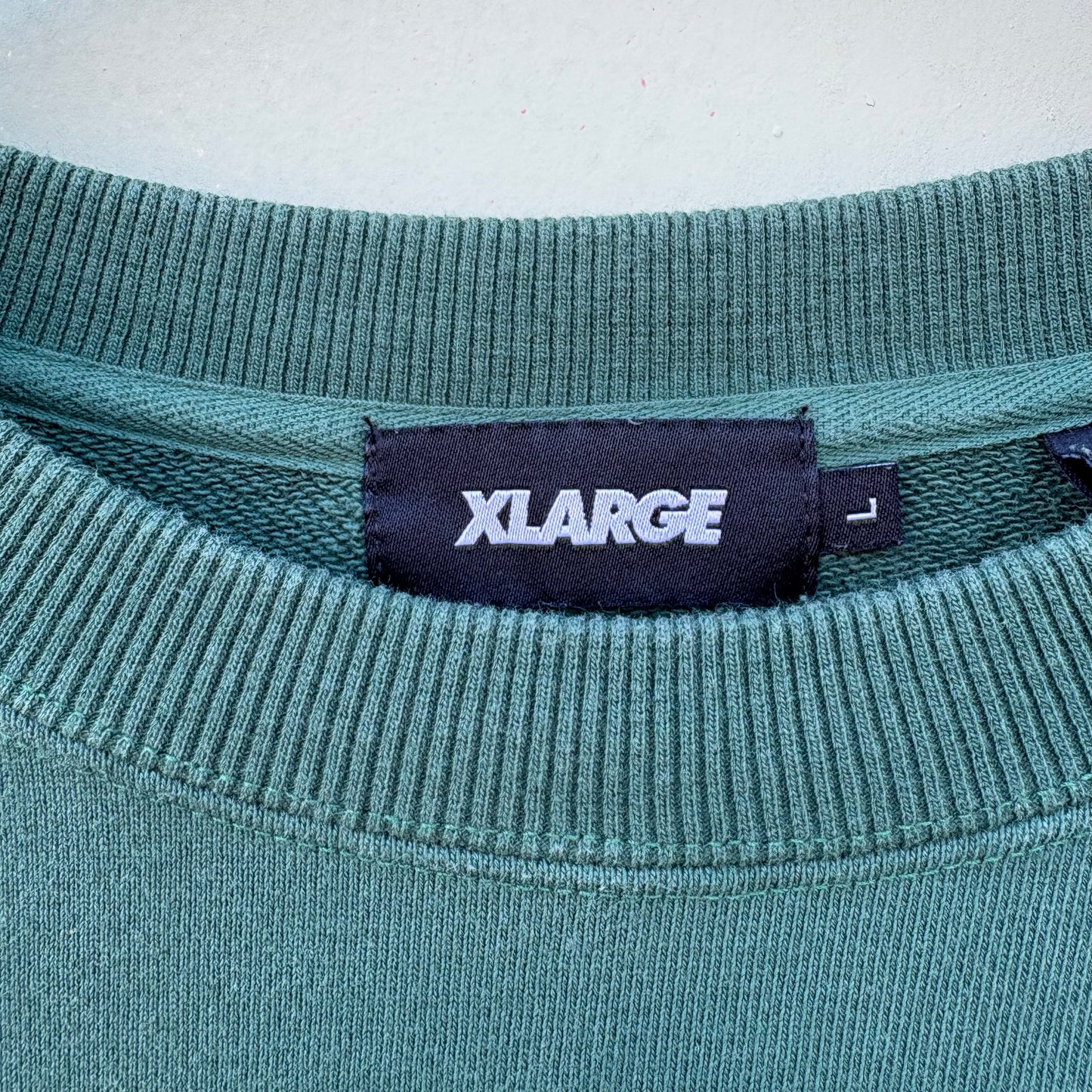 X-LARGE Crewneck L/XL